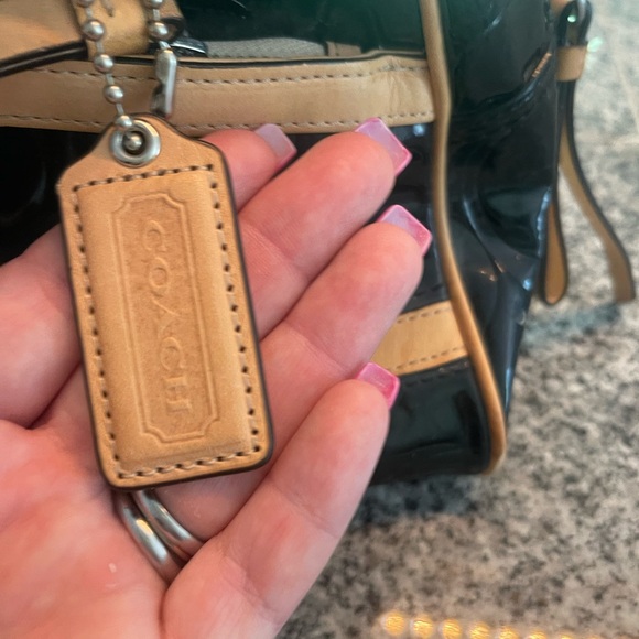 Authentic Coach Peyton Embossed Patent Satchel - Picture 3 of 6